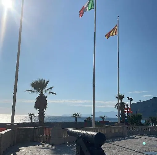 Bike&sea Under Castle Dreams At Finalborgo *